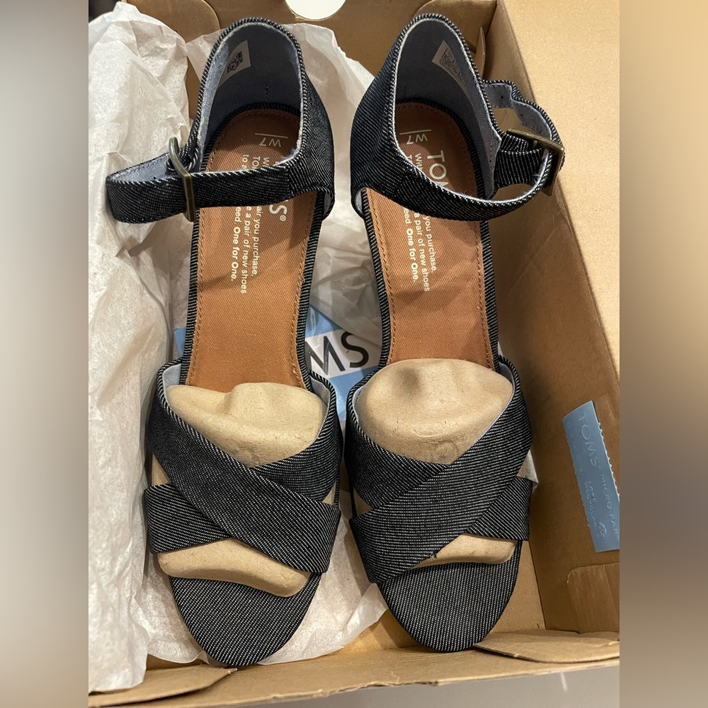 TOMS Women's Sienna Wedge Sandals US7 Black